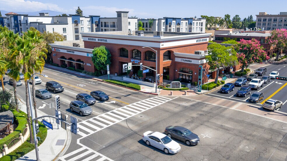 444 N Harbor Blvd, Fullerton, CA à louer - Photo principale – Image 1 sur 6