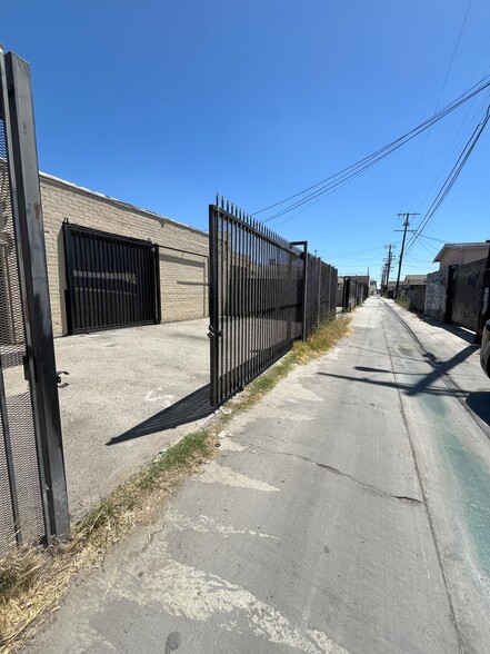 788 E Washington Blvd, Los Angeles, CA à louer - Photo de l’immeuble – Image 2 sur 7