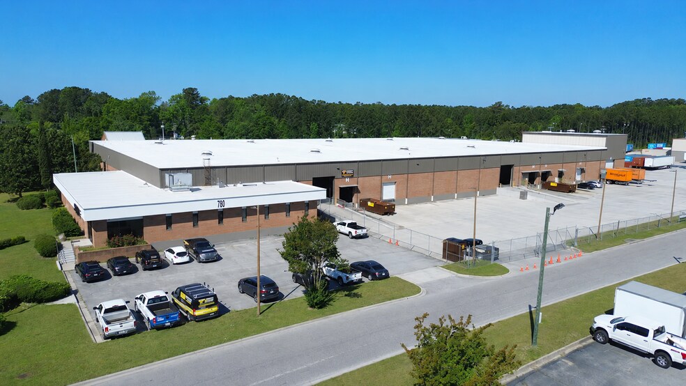 780 King George Blvd, Savannah, GA à louer - Photo de l’immeuble – Image 2 sur 26