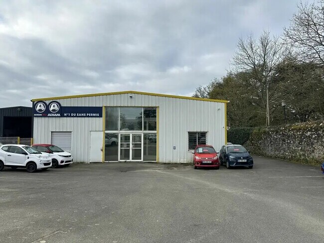 Plus de détails pour Local d'activités à louer