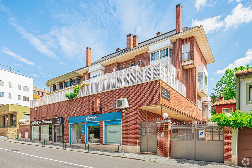 Calle de Mesena, 8, Madrid, Madrid à louer - Photo principale – Image 1 sur 2