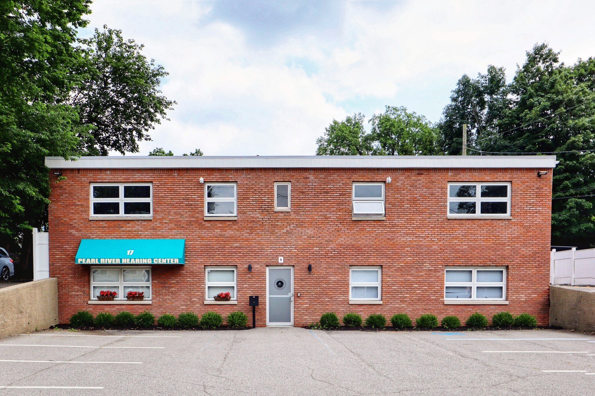 1 Old Middletown Rd, Pearl River, NY à louer Photo de l’immeuble– Image 1 sur 17