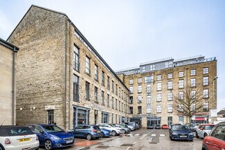 Plus de détails pour Victoria St, Glossop - Local commercial à louer