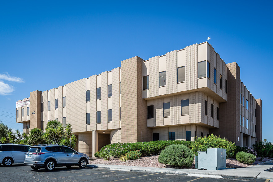 3430 E Flamingo Rd, Las Vegas, NV à louer - Photo de l’immeuble – Image 1 sur 5