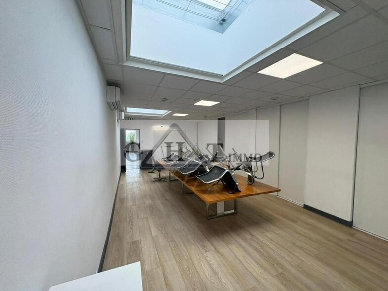 Bureau dans Vaux-le-Pénil à louer - Photo intérieure – Image 1 sur 12