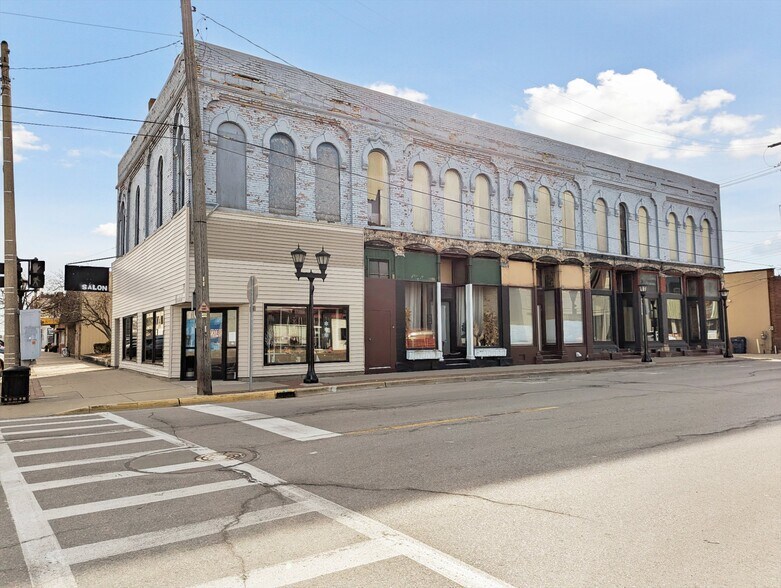 1017 Washington Ave, Bay City, MI à vendre - Photo principale – Image 1 sur 66
