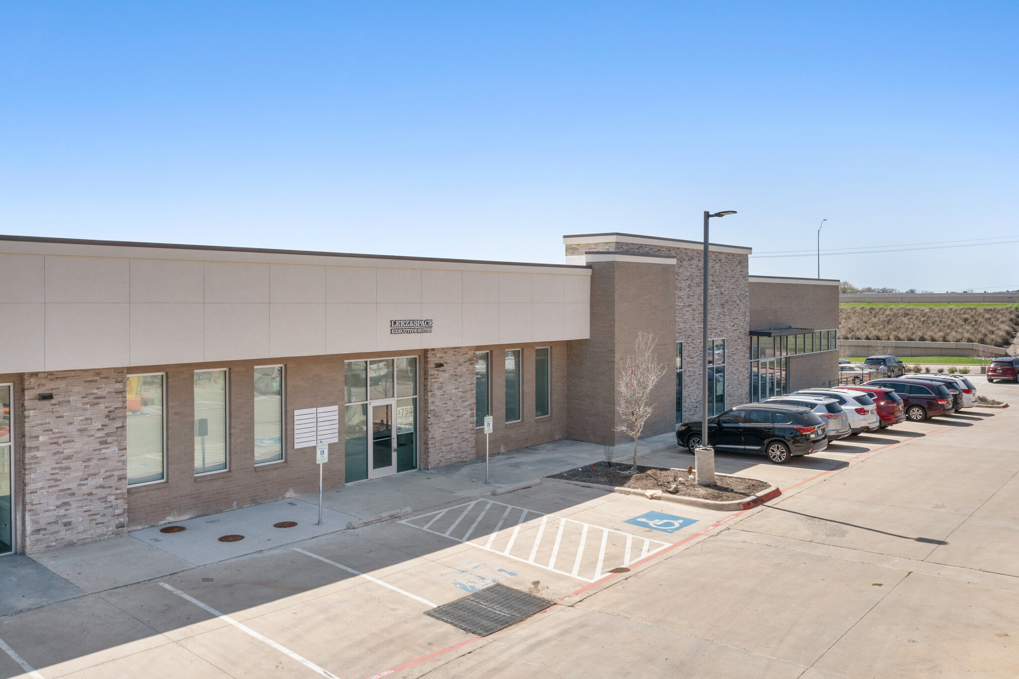 4116 TX- 121 Hebron Pkway- 4116 TX- 121, Carrollton, TX à louer Photo de l’immeuble– Image 1 sur 12