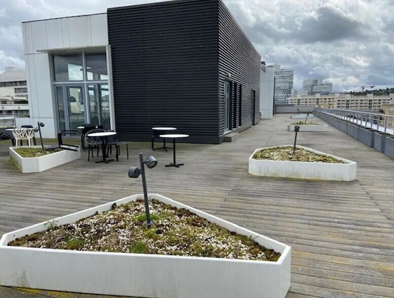 Bureau dans Boulogne-Billancourt à louer - Photo de l’immeuble – Image 2 sur 7
