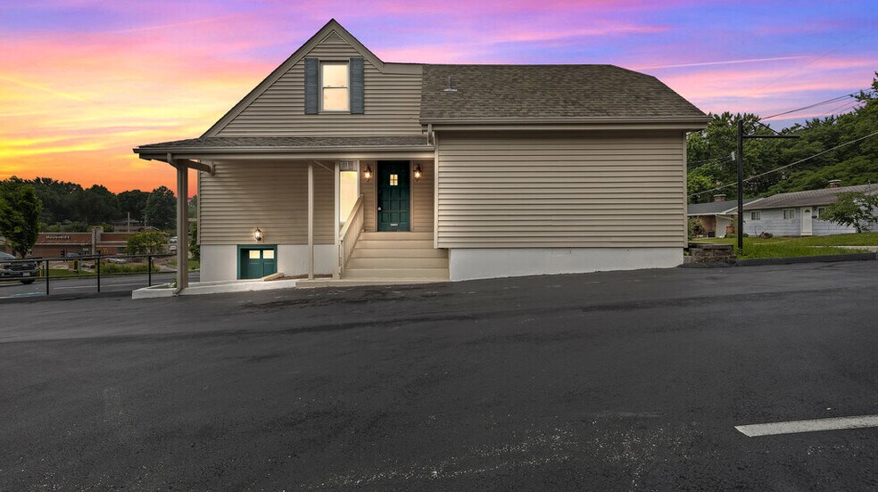 1148 S Benton Ave, Saint Charles, MO à vendre - Photo de l’immeuble – Image 2 sur 46