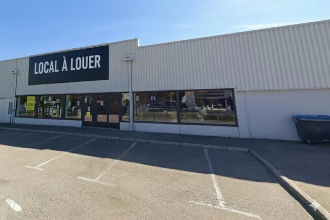 Plus de détails pour Local commercial à louer