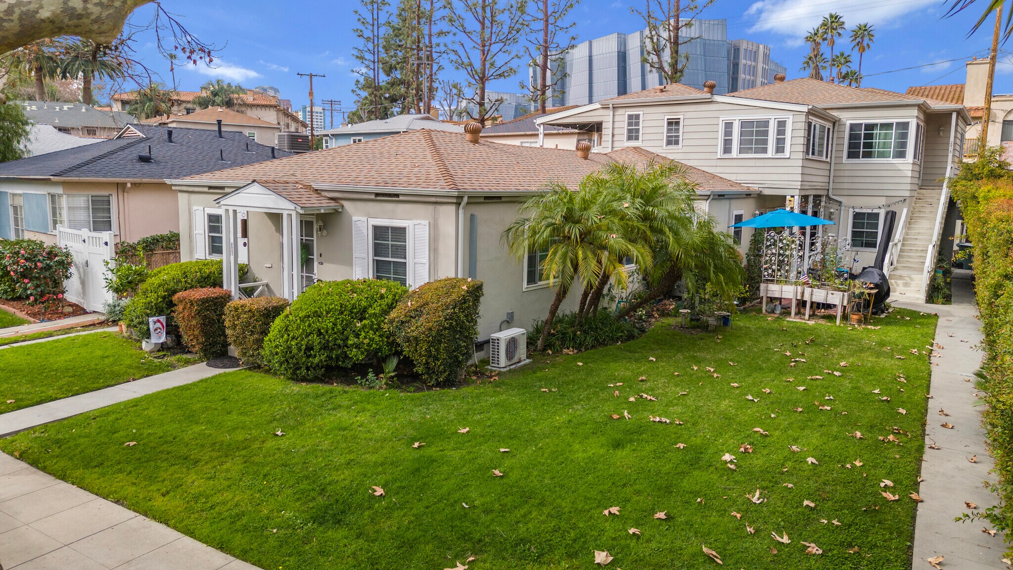 2907 W Riverside Dr, Burbank, CA à vendre Photo principale– Image 1 sur 15