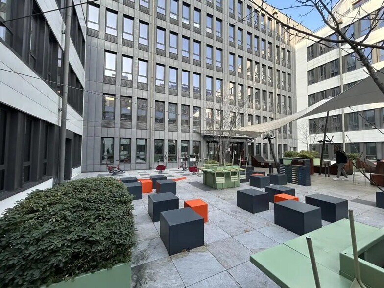 35-37 Rue Louis Guérin, Villeurbanne à louer - Photo de l’immeuble – Image 2 sur 3
