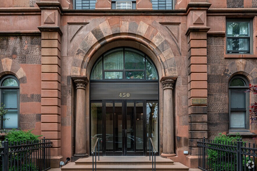 450 Clinton St, Brooklyn, NY à vendre - Photo de l’immeuble – Image 3 sur 4