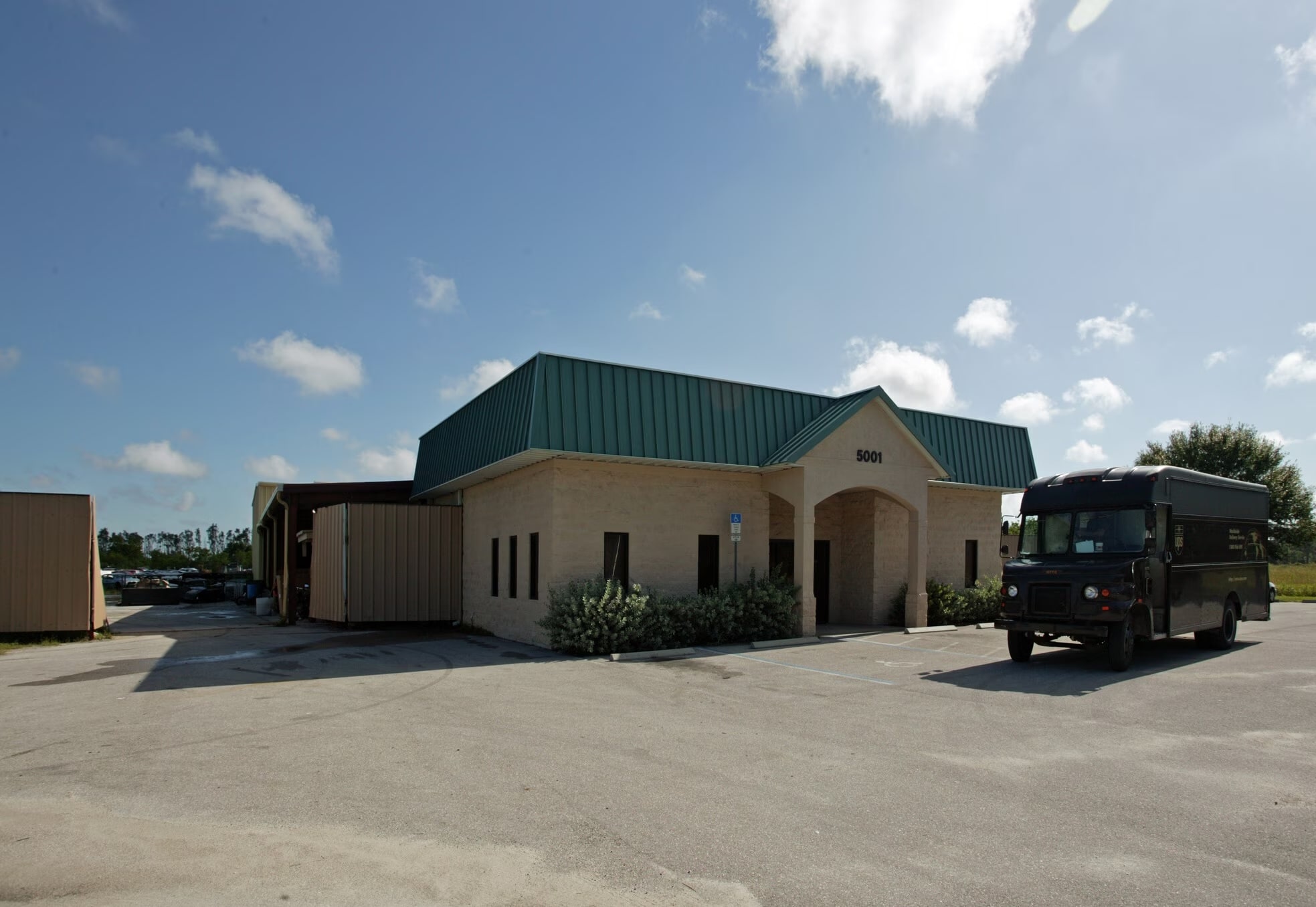 5001 Dr Martin Luther King Blvd, Fort Myers, FL à louer Photo principale– Image 1 sur 6
