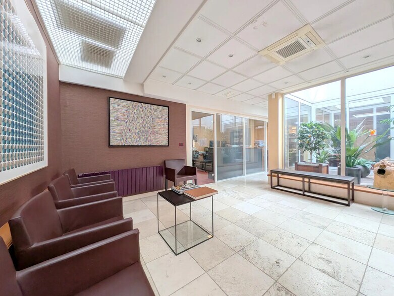 57 Rue Du Rendez-Vous, Paris à vendre - Photo de l’immeuble – Image 2 sur 11