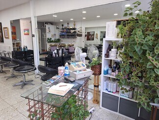 Plus de détails pour Local commercial à vendre