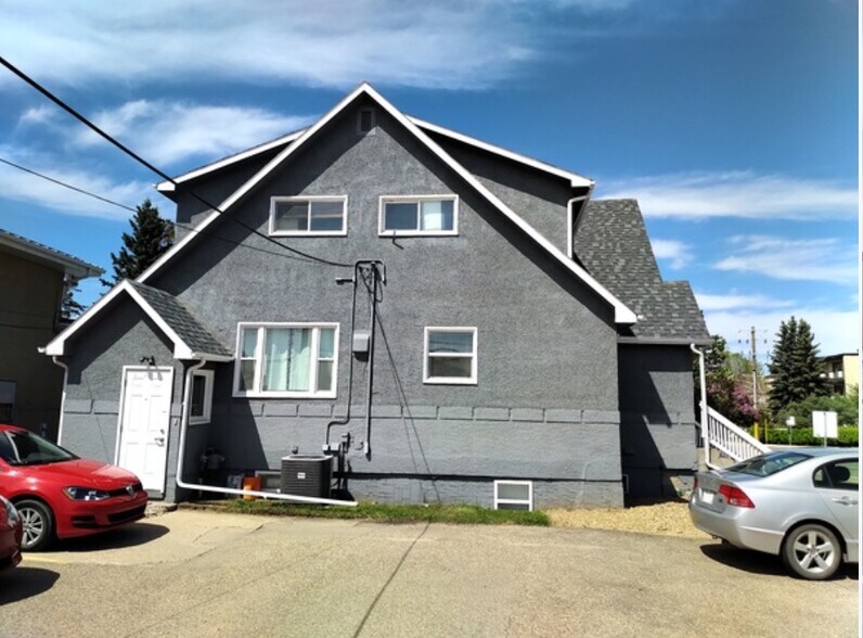 5216 48 Ave, Red Deer, AB à vendre - Photo de l’immeuble – Image 3 sur 12