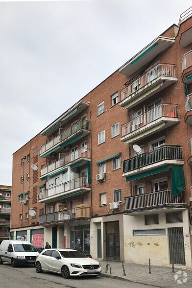 Immeuble residentiel dans Coslada, Madrid à vendre - Photo de l’immeuble – Image 3 sur 3