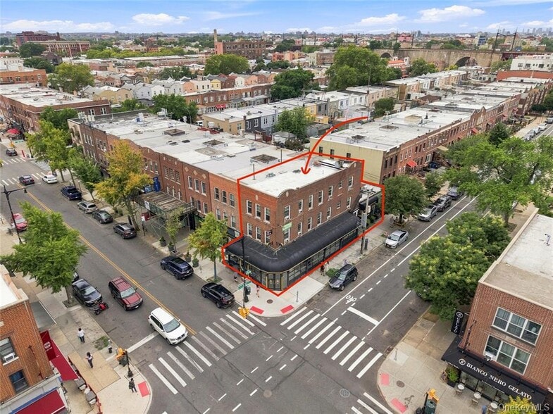 35-02 Ditmars Blvd, Astoria, NY à vendre - Aérien – Image 2 sur 22