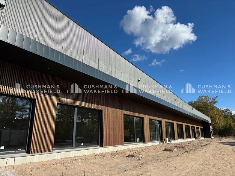 Local d'activités dans Haguenau à vendre - Photo de l’immeuble – Image 1 sur 6