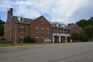 Plus de détails pour 900 W 3rd St, Farmville, VA - Bureau à louer