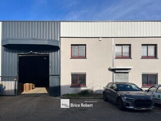 Plus de détails pour 103 Rue De L'Industrie, Saint-Priest - Local d'activités à louer