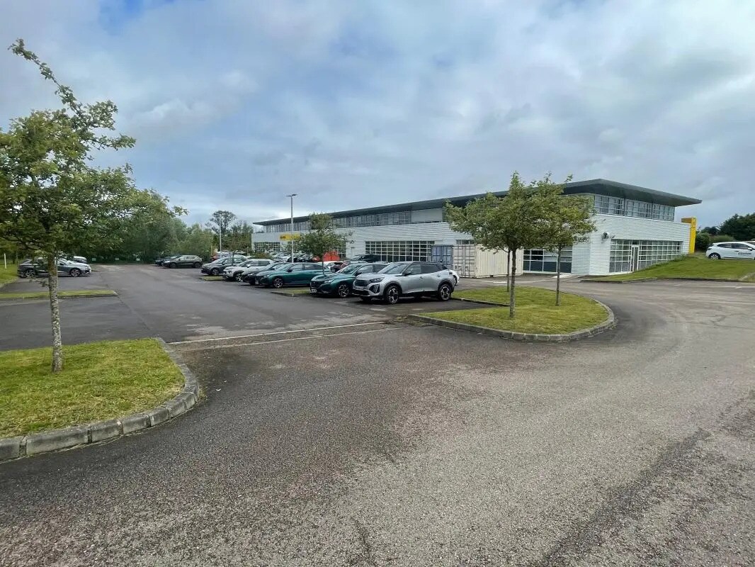 Bureau dans Heudebouville à louer Photo de l’immeuble– Image 1 sur 6