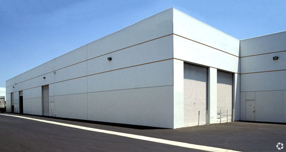 14905 Paramount Blvd, Paramount, CA à vendre - Photo de l’immeuble – Image 3 sur 9