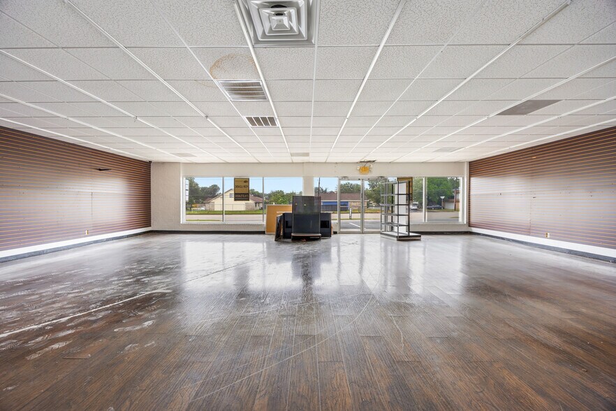 1320-1326 Bedford Rd, Bedford, TX à louer - Photo de l’immeuble – Image 2 sur 14