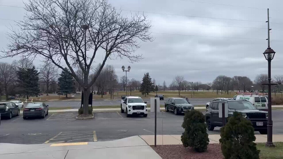 301 N Broadway, De Pere, WI à louer - Vidéo sur l’annonce professionnelle – Image 2 sur 18