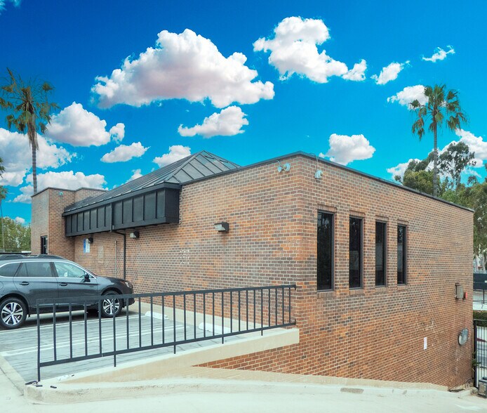 464 N Fairfax Ave, Los Angeles, CA à vendre - Photo de l’immeuble – Image 2 sur 20