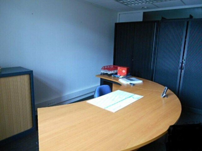 Plus de détails pour Bureau à louer