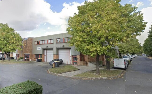 Plus de détails pour Bureau, Local d'activités à louer