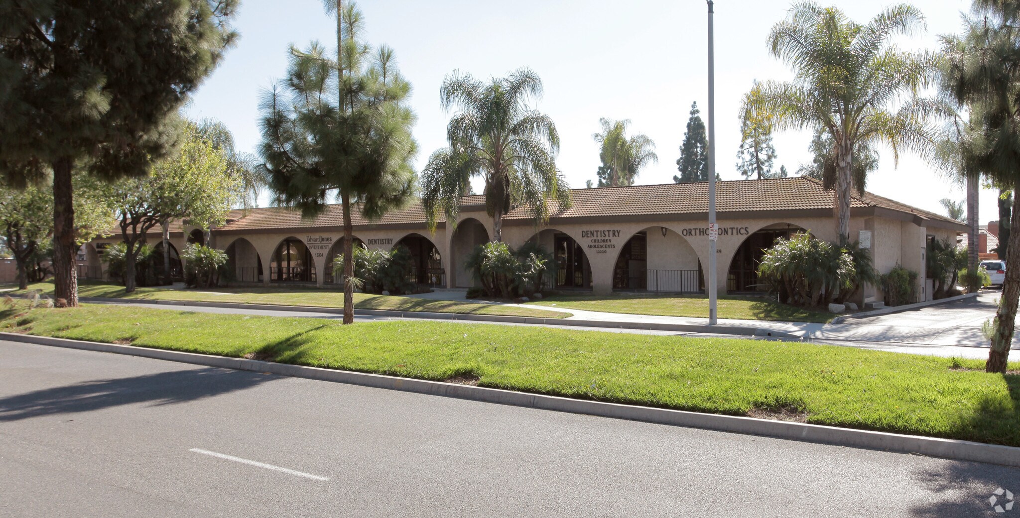 13326 South St, Cerritos, CA à vendre Photo principale– Image 1 sur 5