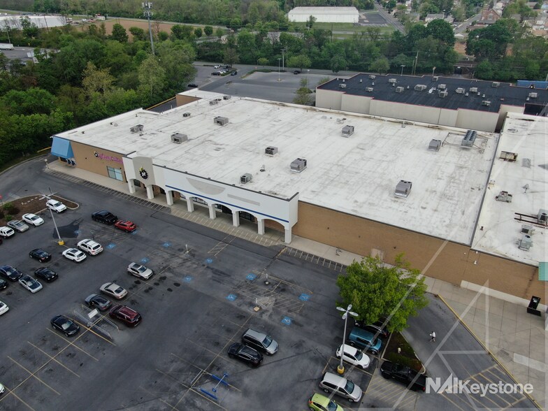2231 Lebanon Valley Mall, Lebanon, PA à louer - Photo de l’immeuble – Image 3 sur 6