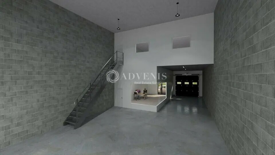 Local d'activités dans Couëron à vendre - Photo de l’immeuble – Image 1 sur 8