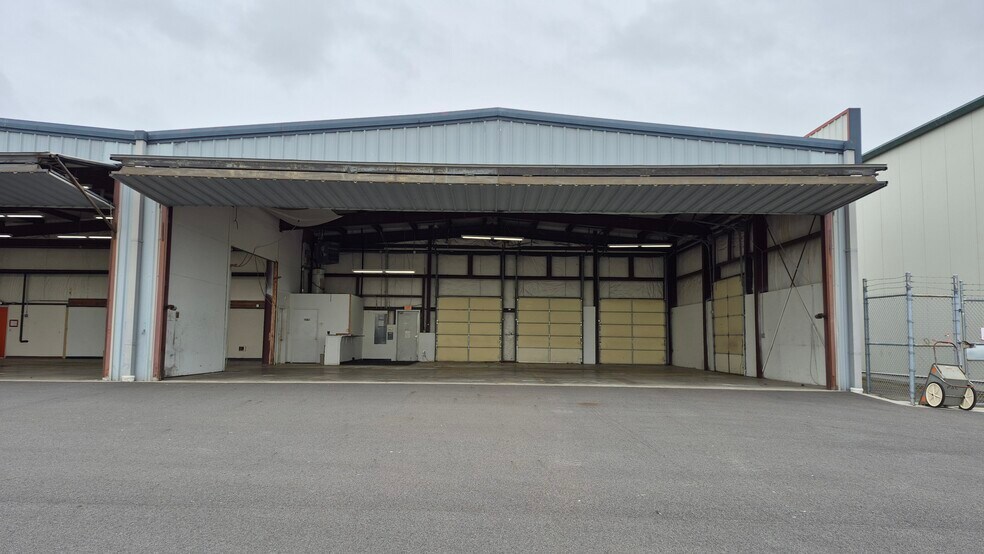 15426 Airport Dr, Burlington, WA à louer - Photo de l’immeuble – Image 3 sur 8