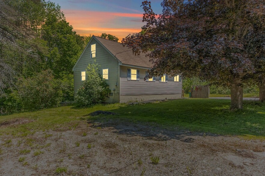 289A Milton rd, Rochester, NH à vendre - Photo de l’immeuble – Image 3 sur 36