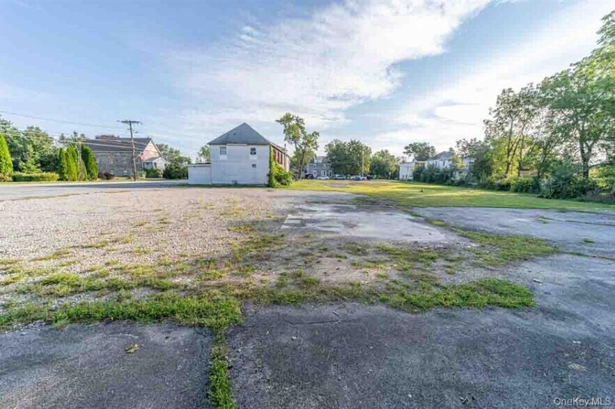 212 Homestead Ave, Maybrook, NY à vendre - Photo de l’immeuble – Image 2 sur 16
