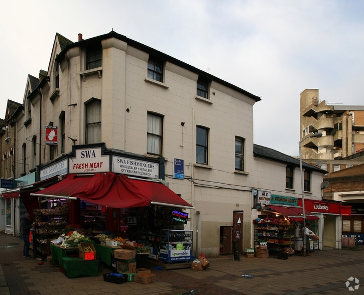 25 Catford Broa, Londres à louer - Photo principale – Image 1 sur 4