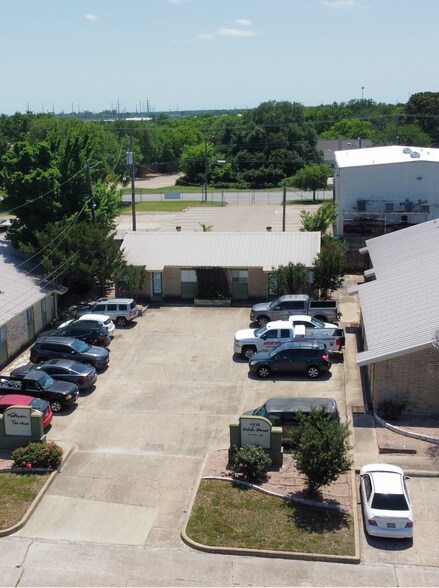 1601 S College Ave, Bryan, TX à vendre - Photo de l’immeuble – Image 2 sur 11