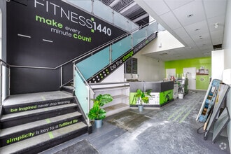 4 River Heights Dr, Cochrane, AB à louer Hall d’entrée– Image 1 sur 14