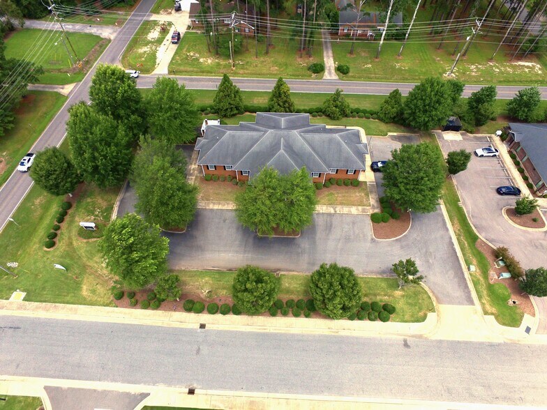 1880 W City Dr, Elizabeth City, NC à vendre - Photo de l’immeuble – Image 2 sur 49