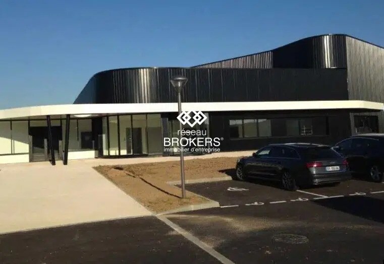 Industriel/Logistique dans Élancourt à louer - Photo de l’immeuble – Image 3 sur 5
