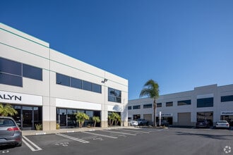 440 S Hindry Ave, Inglewood, CA à louer Photo de l’immeuble– Image 1 sur 15