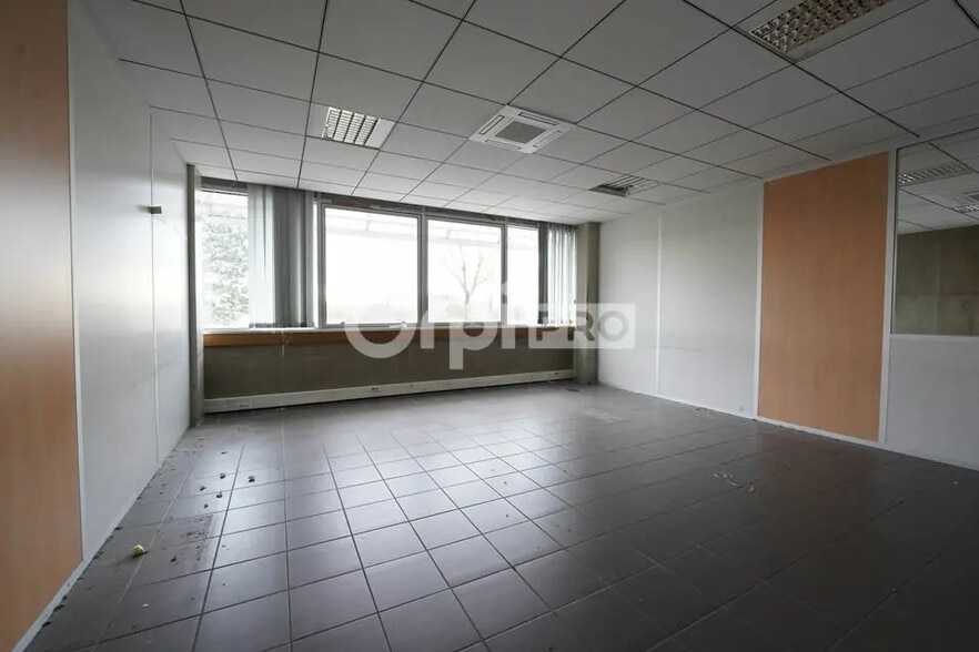 Bureau dans Bron à louer - Photo intérieure – Image 3 sur 19