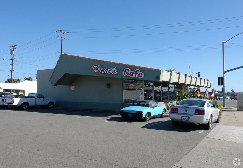 1060 S Oxnard Blvd, Oxnard, CA à vendre - Photo de l’immeuble – Image 2 sur 2
