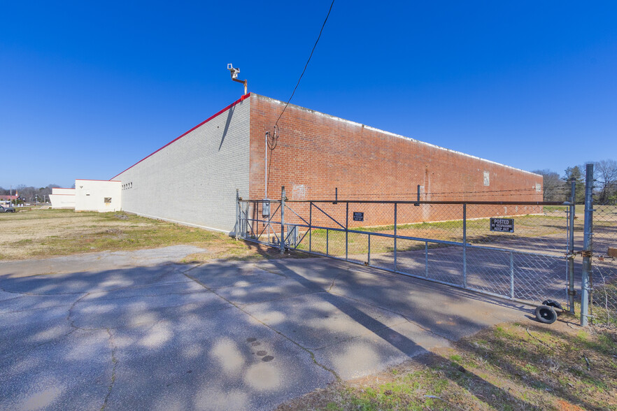 2115 S McDuffie St, Anderson, SC à vendre - Photo de l’immeuble – Image 3 sur 12
