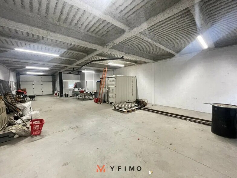 Local d’activités dans Aubergenville à louer - Photo intérieure – Image 3 sur 6