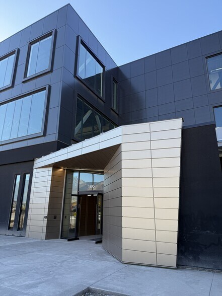 4835 S Highland Dr, Holladay, UT à louer - Photo de l’immeuble – Image 3 sur 16